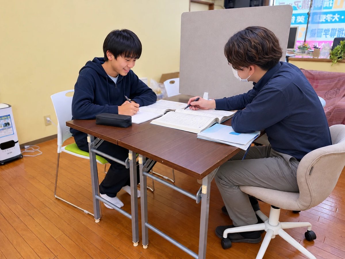 講師と生徒が1対1で向き合う指導風景